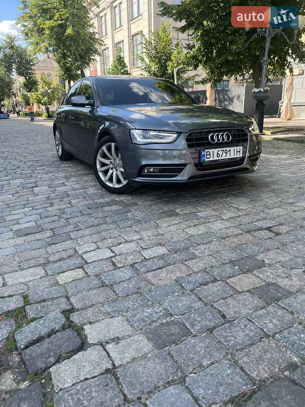 Седан Audi A4 2012 в 