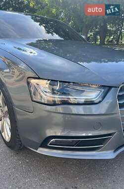 Седан Audi A4 2012 в Полтаве