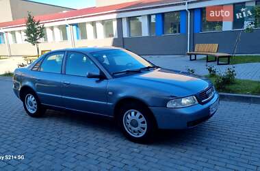 Седан Audi A4 2000 в 