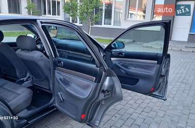 Седан Audi A4 2000 в 