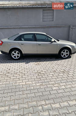 Седан Audi A4 2001 в 
