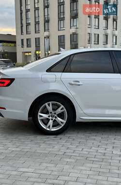 Седан Audi A4 2018 в 