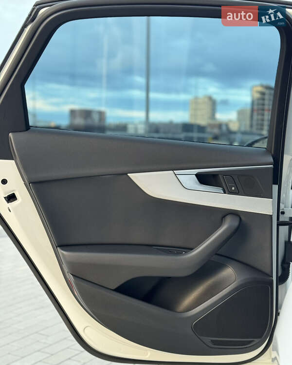 Седан Audi A4 2018 в Києві