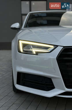 Седан Audi A4 2018 в 