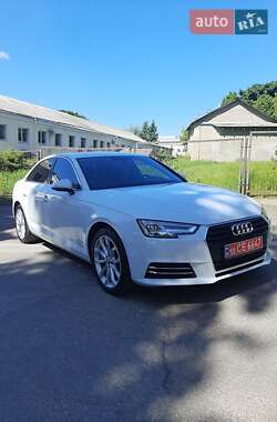 Седан Audi A4 2016 в 
