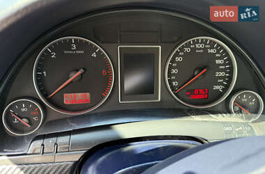 Седан Audi A4 2002 в 