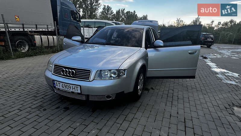 Седан Audi A4 2001 в 