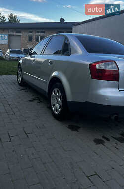 Седан Audi A4 2001 в 