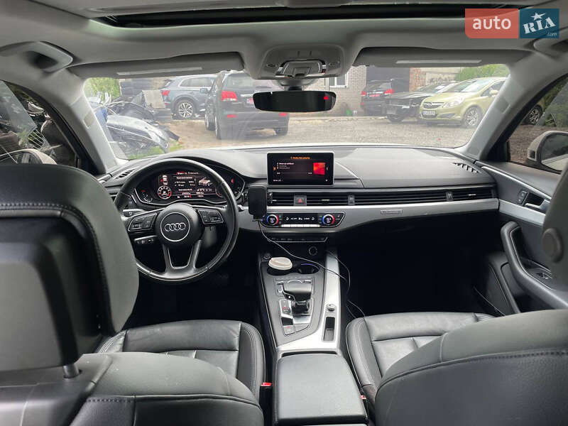 Седан Audi A4 2017 в Луцке