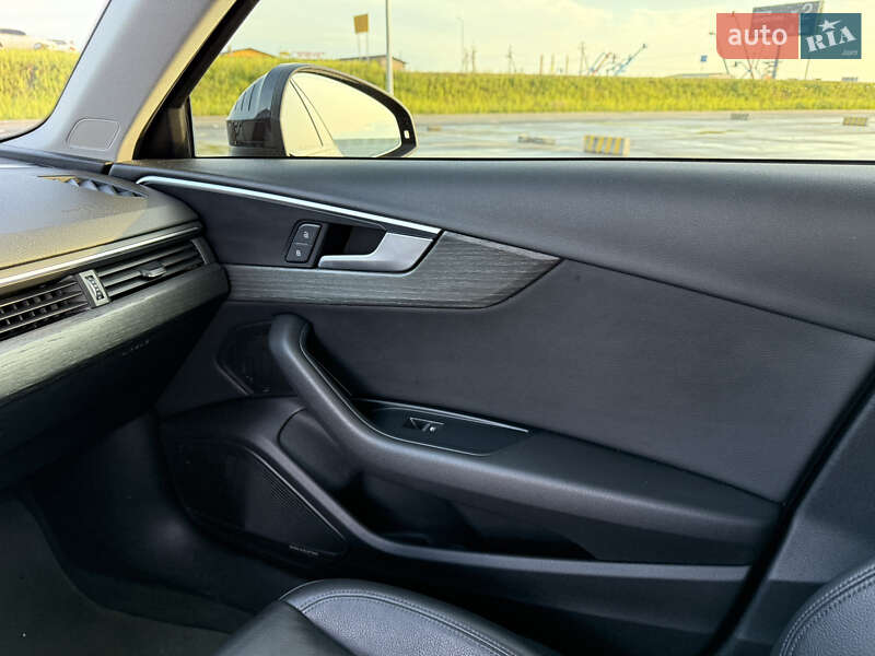 Седан Audi A4 2017 в Львове