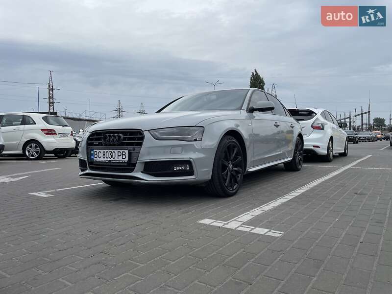 Седан Audi A4 2014 в Львові
