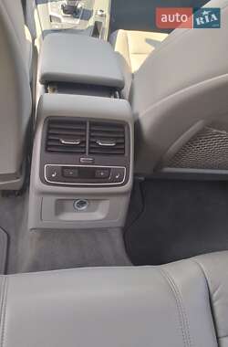 Седан Audi A4 2018 в 