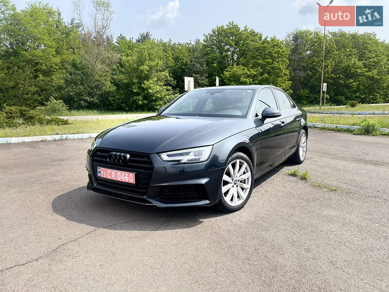 Седан Audi A4 2017 в 