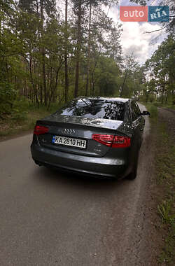 Седан Audi A4 2014 в Киеве