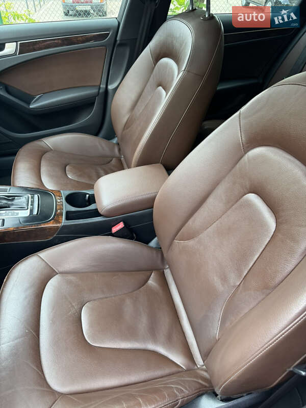 Седан Audi A4 2014 в Рівному