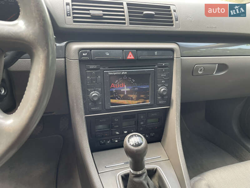 Седан Audi A4 2002 в Луцке