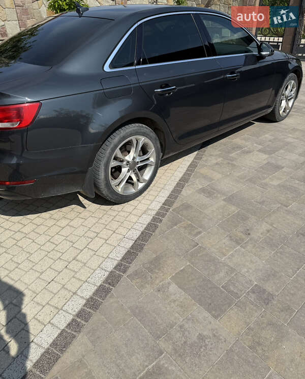 Седан Audi A4 2017 в Тернополе