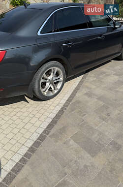 Седан Audi A4 2017 в 