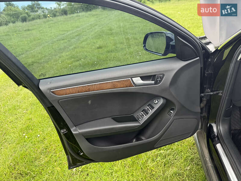 Седан Audi A4 2014 в Львове