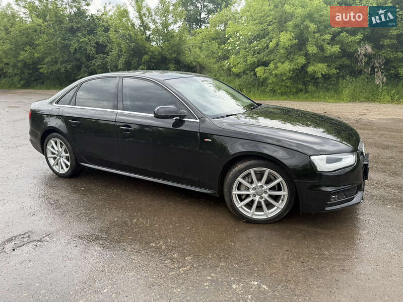 Седан Audi A4 2014 в Львове