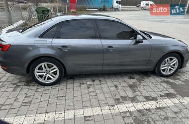 Седан Audi A4 2016 в 