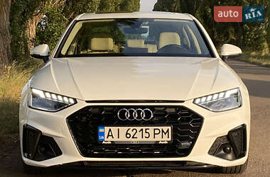 Седан Audi A4 2021 в 
