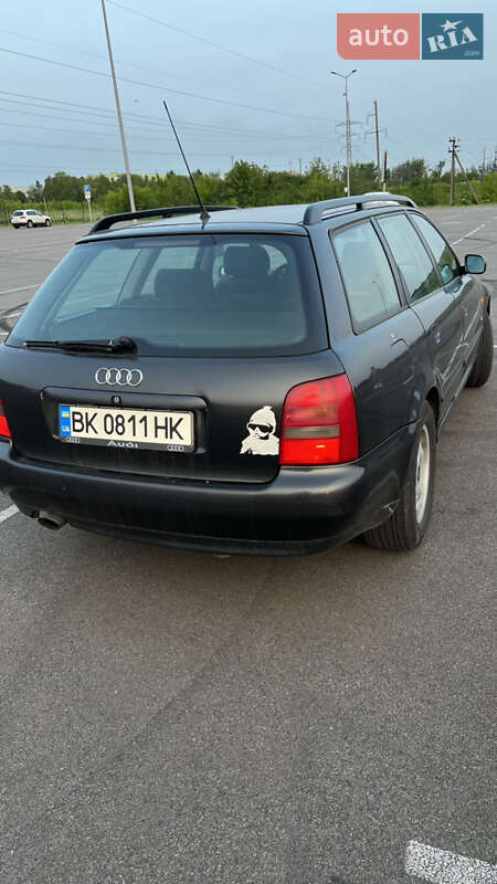 Универсал Audi A4 1997 в Радехове