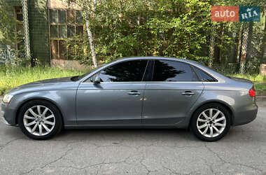 Седан Audi A4 2012 в 