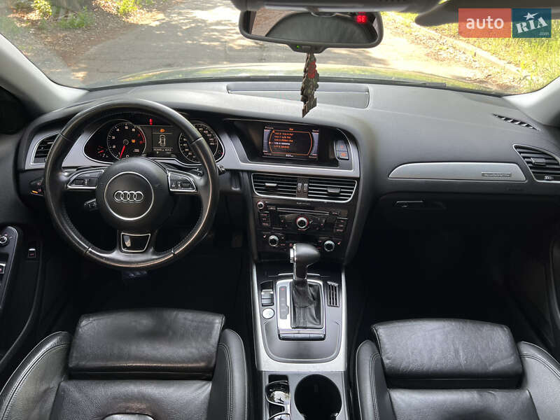 Седан Audi A4 2012 в Києві