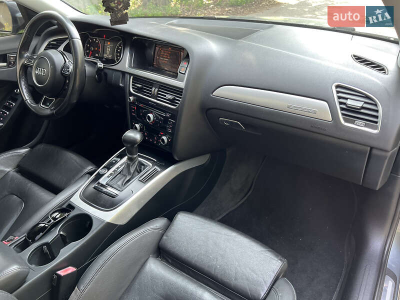 Седан Audi A4 2012 в Києві