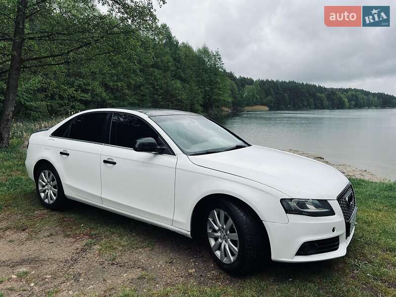 Седан Audi A4 2008 в Нетешине