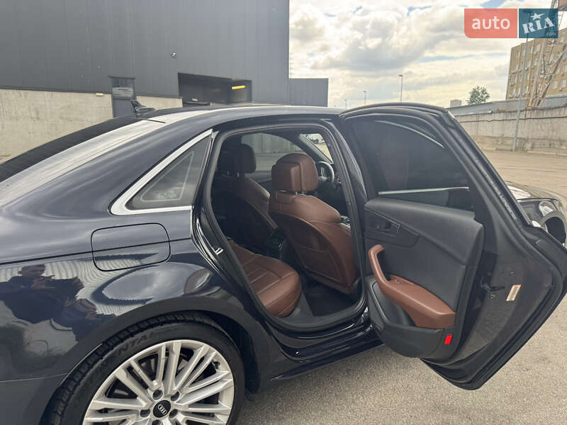 Седан Audi A4 2016 в Киеве