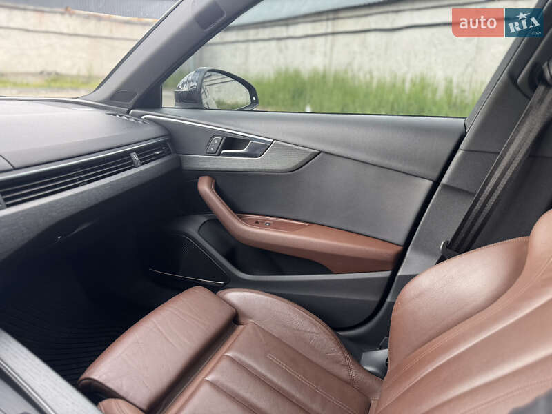 Седан Audi A4 2016 в Киеве
