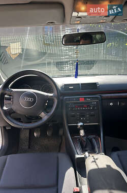 Седан Audi A4 2001 в 