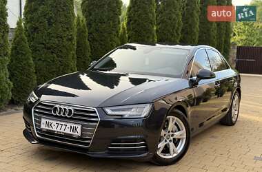 Седан Audi A4 2018 в Ровно