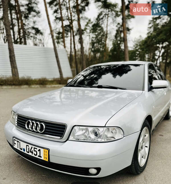 Седан Audi A4 2000 в Виннице