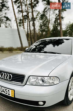 Седан Audi A4 2000 в 