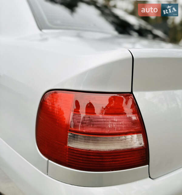 Седан Audi A4 2000 в Виннице