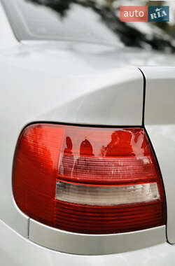 Седан Audi A4 2000 в 