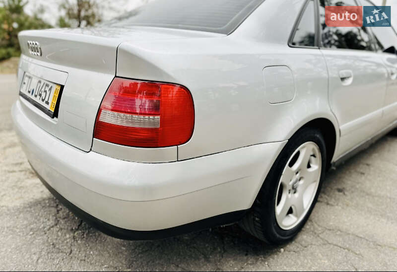 Седан Audi A4 2000 в Виннице