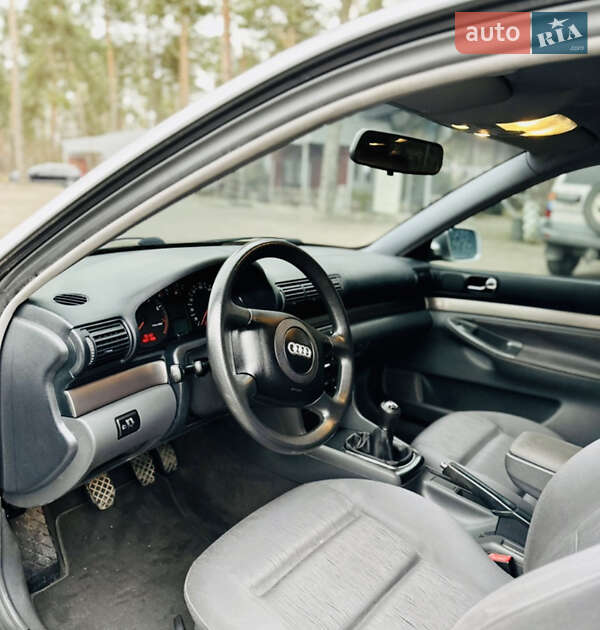 Седан Audi A4 2000 в Виннице