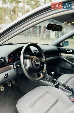 Седан Audi A4 2000 в 