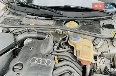 Седан Audi A4 2000 в 