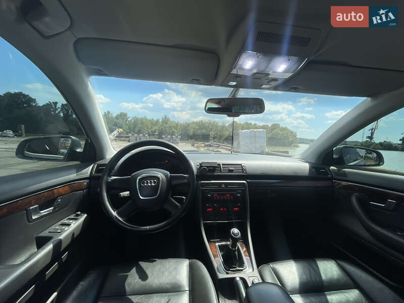 Седан Audi A4 2005 в Измаиле