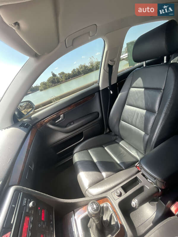 Седан Audi A4 2005 в Измаиле