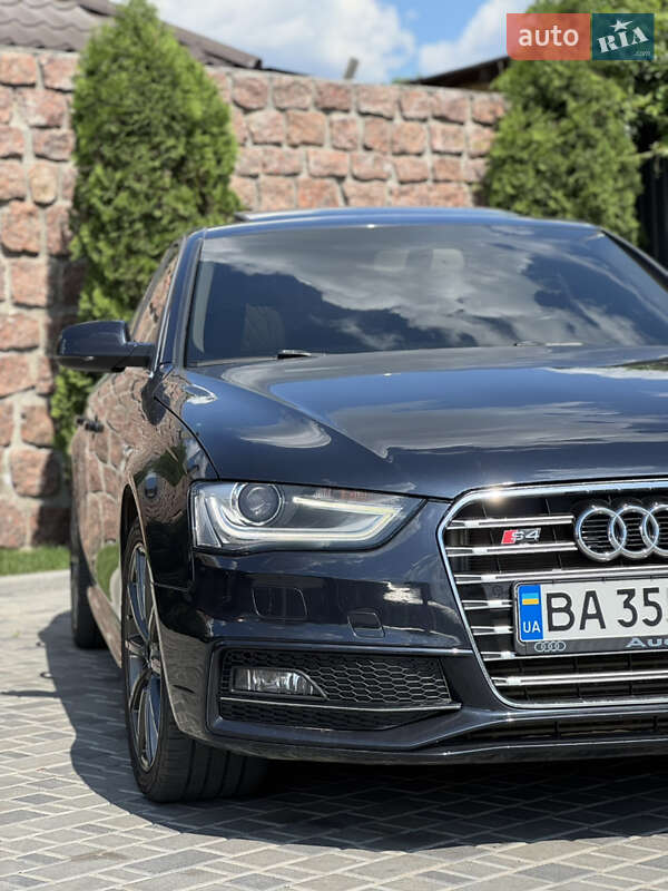 Седан Audi A4 2014 в Кропивницькому