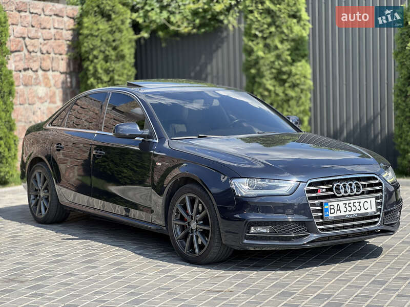 Седан Audi A4 2014 в Кропивницькому