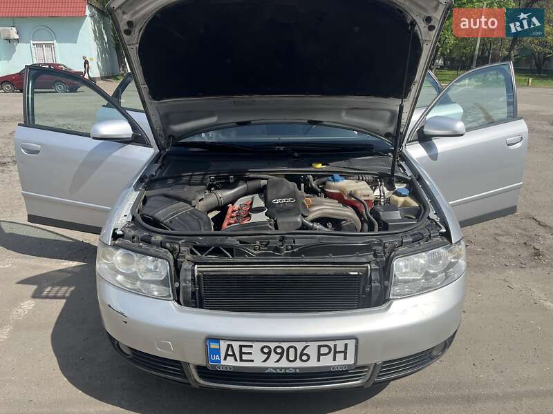 Седан Audi A4 2001 в Першотравенске