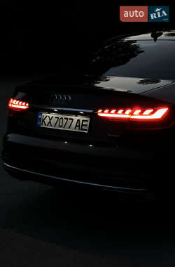 Седан Audi A4 2020 в 