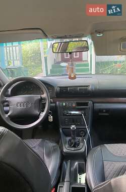 Седан Audi A4 1996 в 